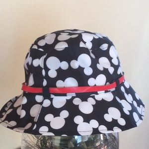 Disney women’s waterproof hat